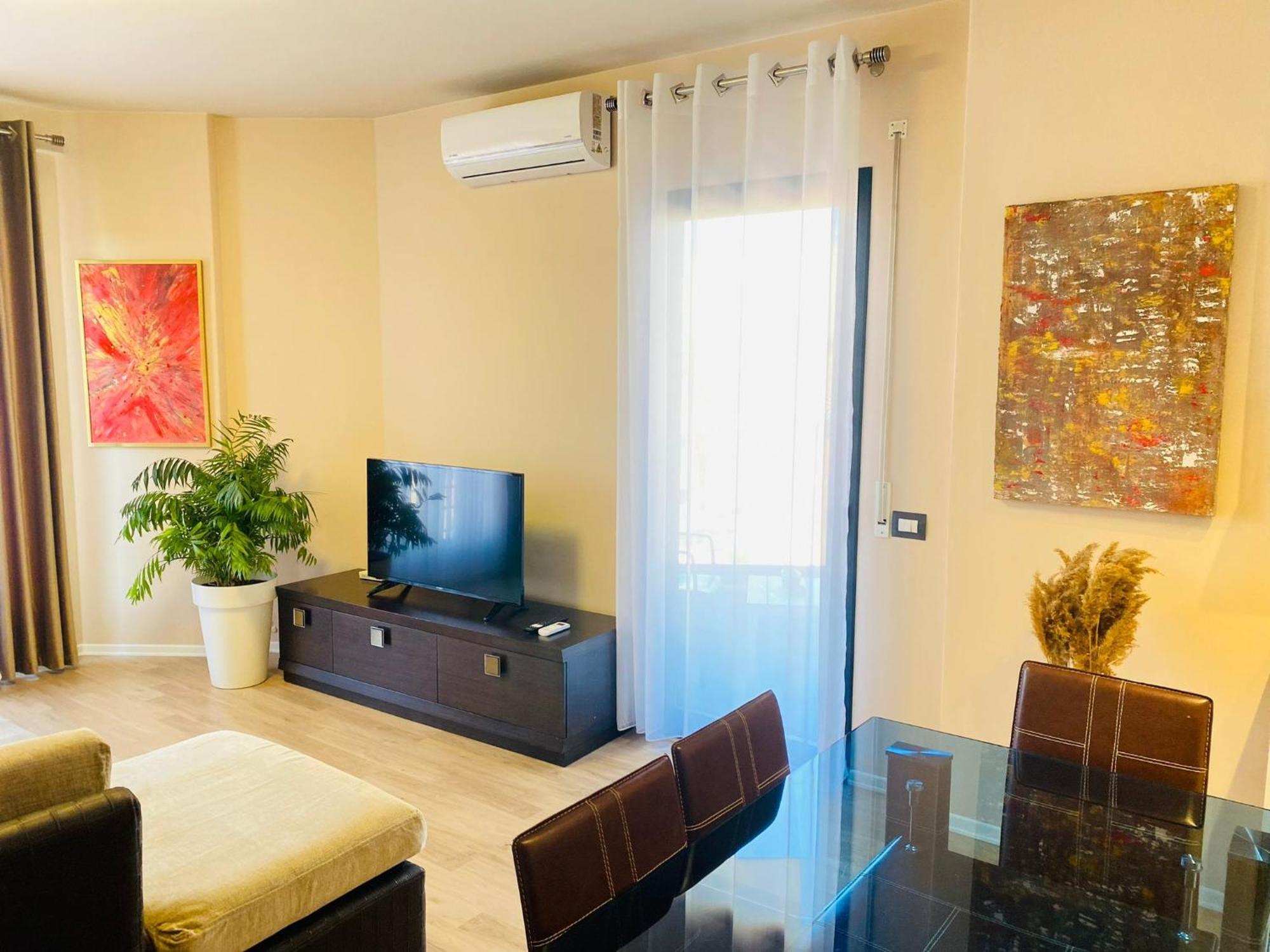 Nemis Apartments In The Centre Of Tirana Four Free Parking Luaran gambar