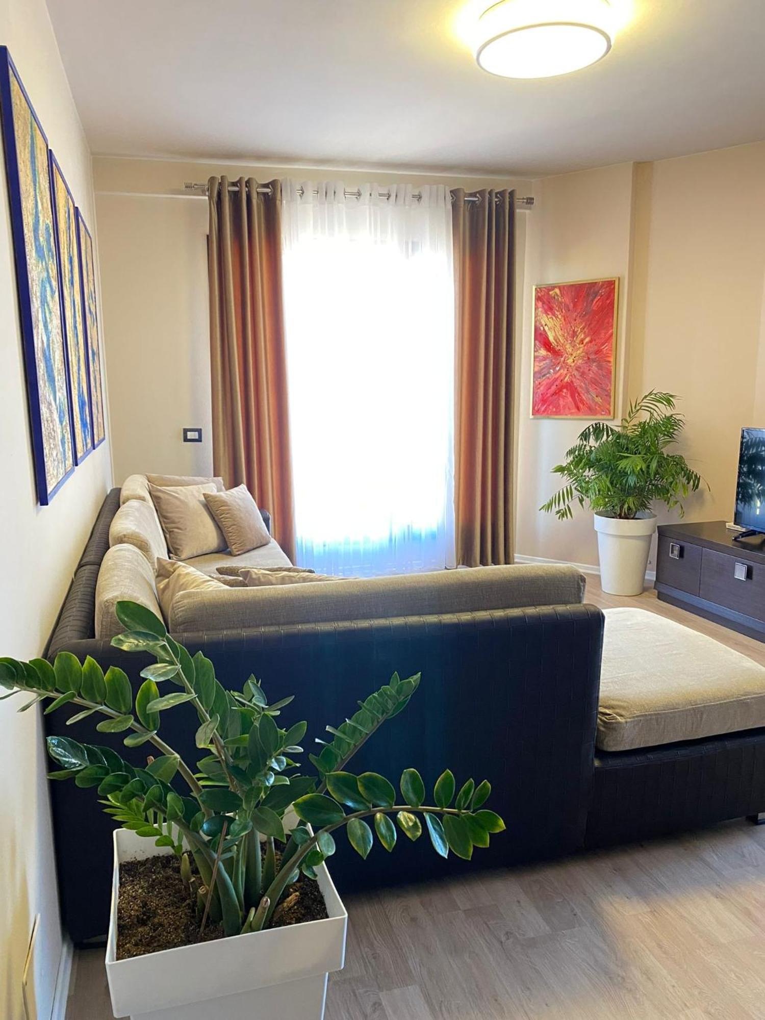 Nemis Apartments In The Centre Of Tirana Four Free Parking Luaran gambar
