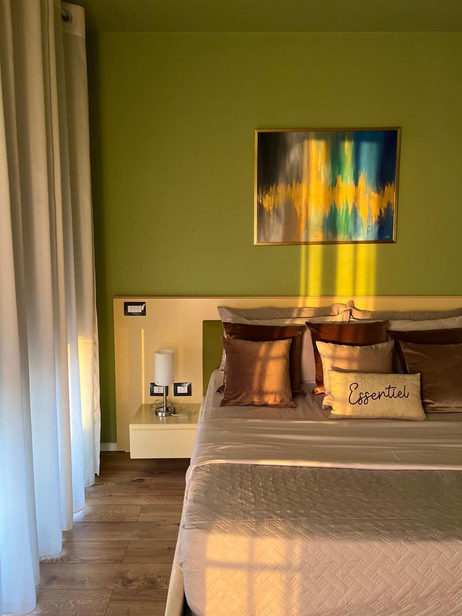 Nemis Apartments In The Centre Of Tirana Four Free Parking Luaran gambar